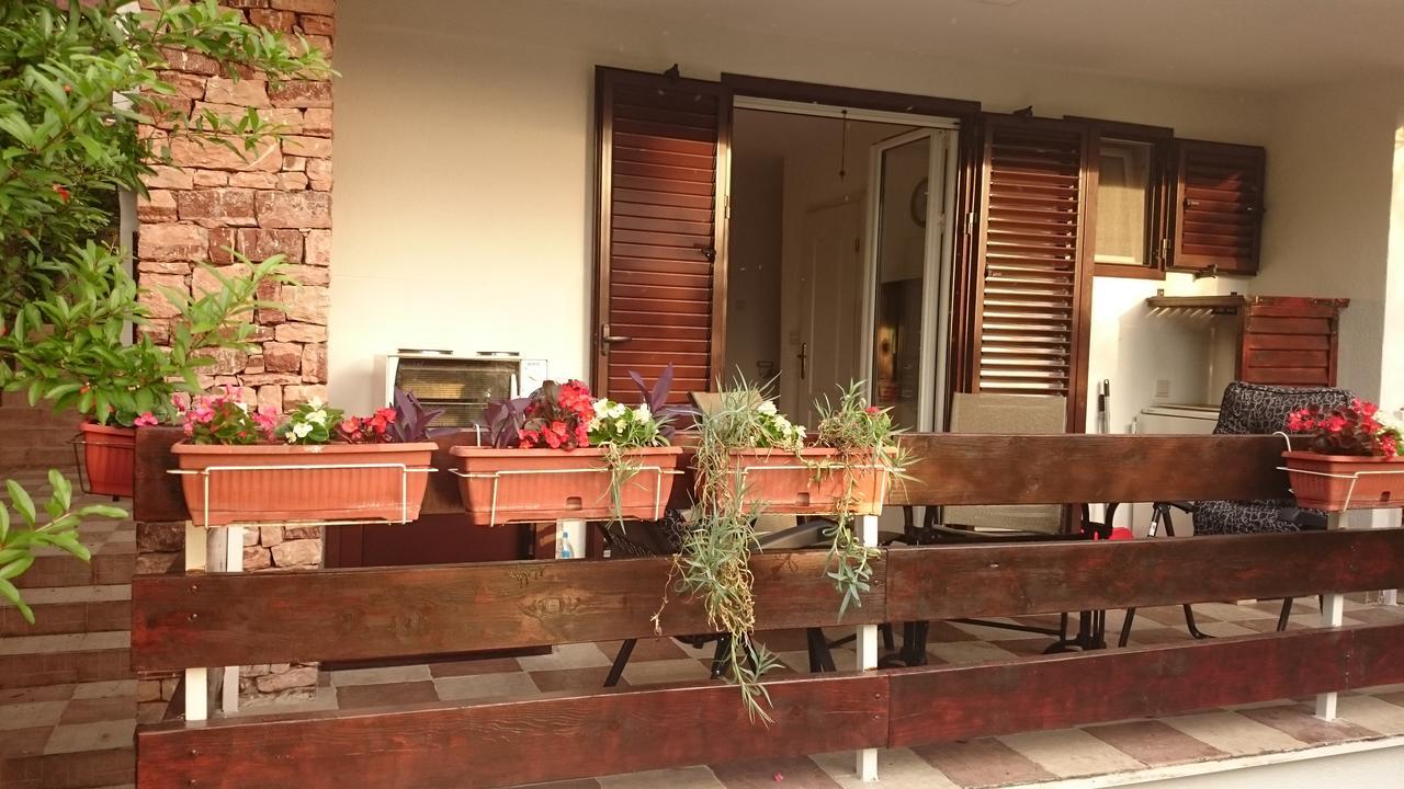 Bg Apartman Sutomore Exterior photo
